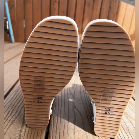 Bill Blass Rhinestone Wedge Sandals Women Size 8.5 NWT - Picture 7 of 13